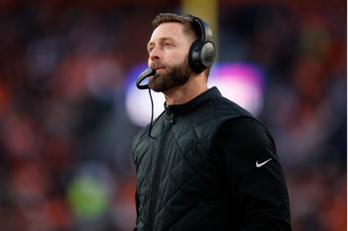 After officially being eliminated from postseason contention, Arizona Cardinals head coach Kliff Kingsbury will feel the pressure to close the season out strong.